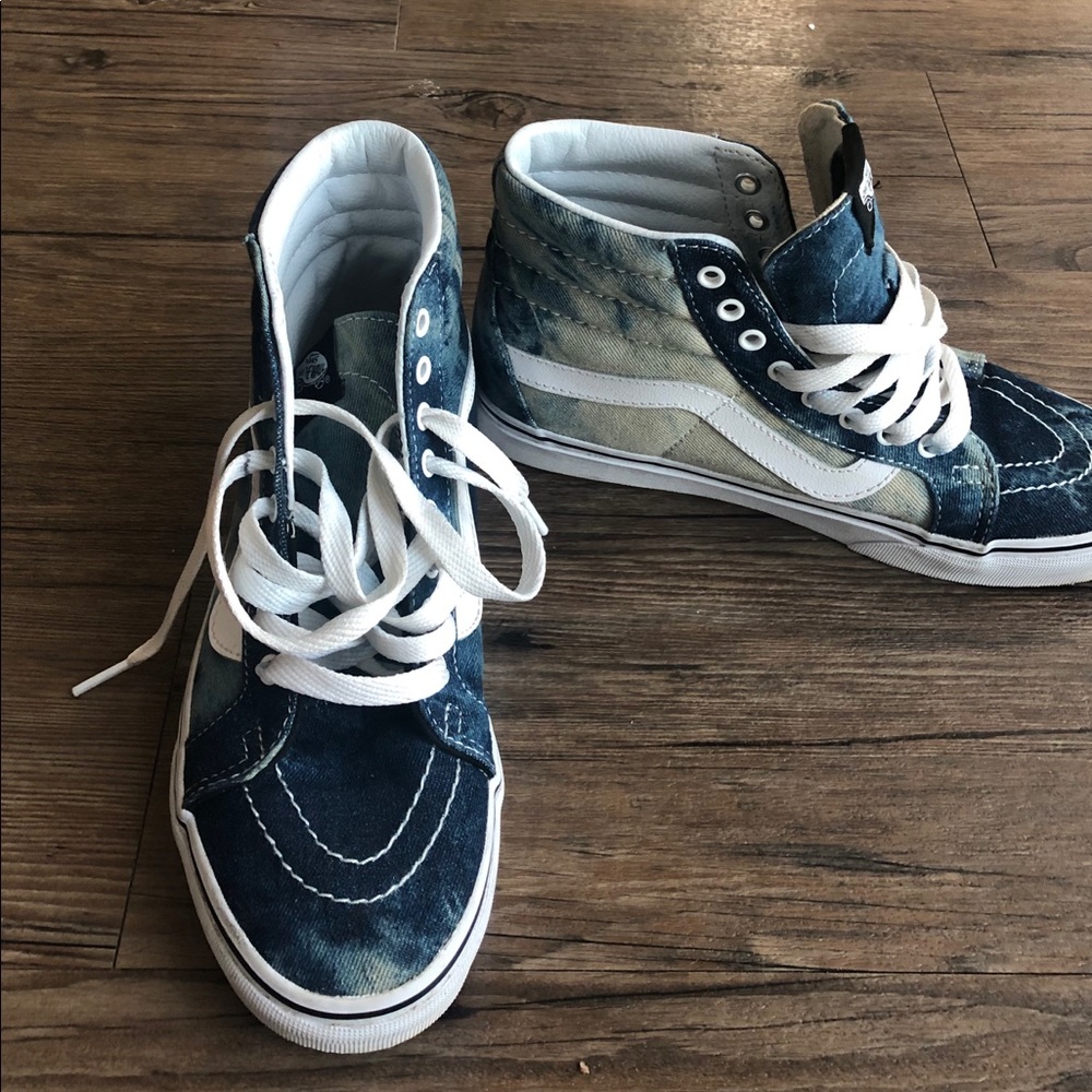 Sneakers - Picture 5 of 5
